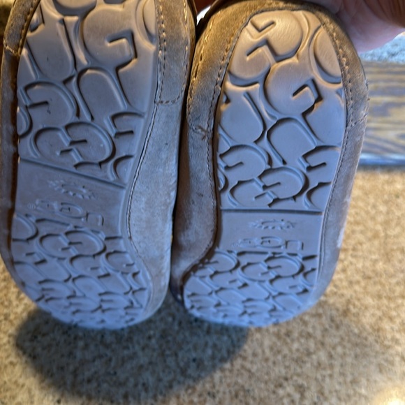 Women’s Ugg slippers - Picture 5 of 5